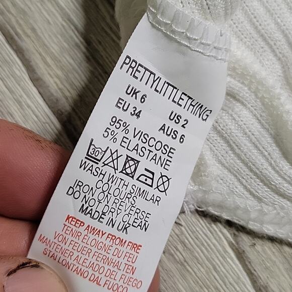 Pretty Little Thing White Long Sleeve Ribbed Crop Sweater Top With Open Back NEW - Picture 11 of 11